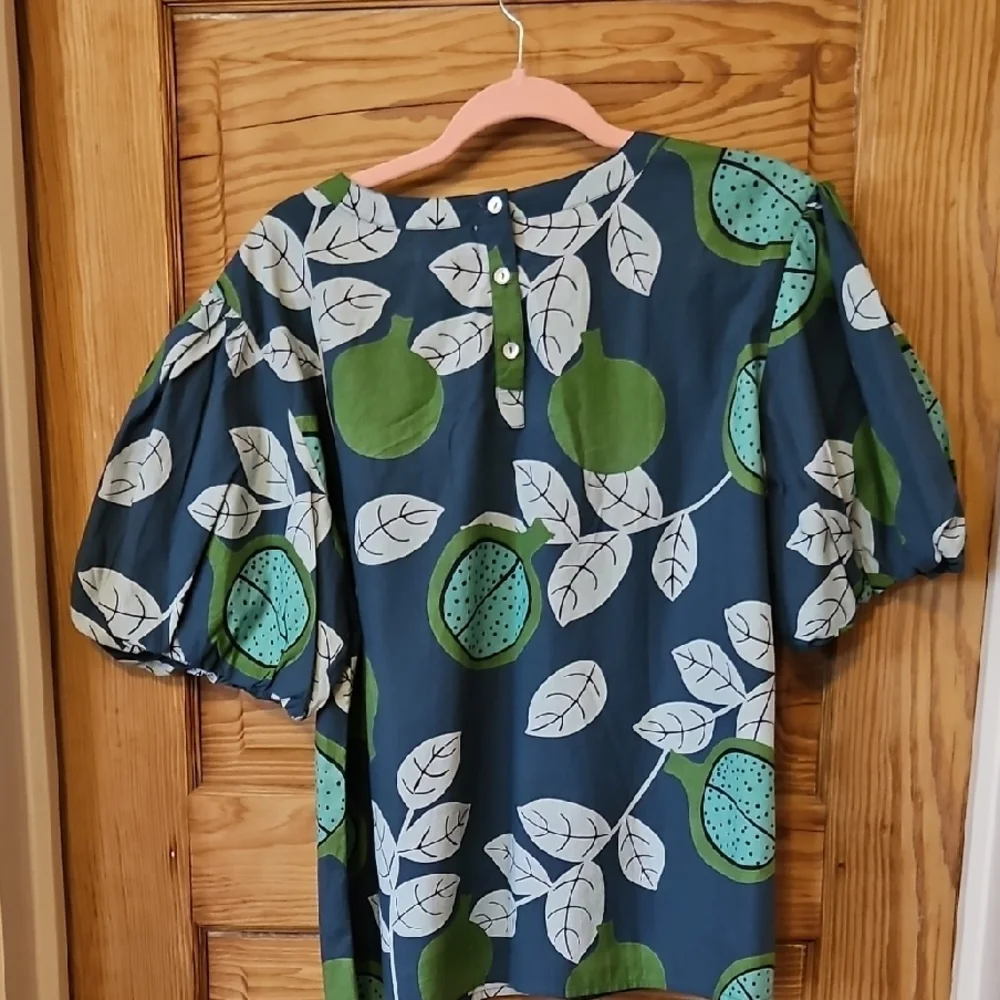 Olivia James The Label Brand top with Green Fruit Print and Puff Sleeves - Picture 5 of 5